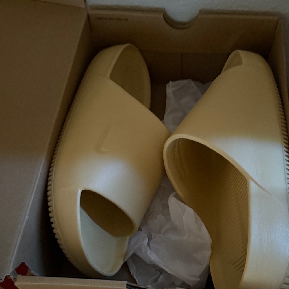 Nike Cream Slide Sandals